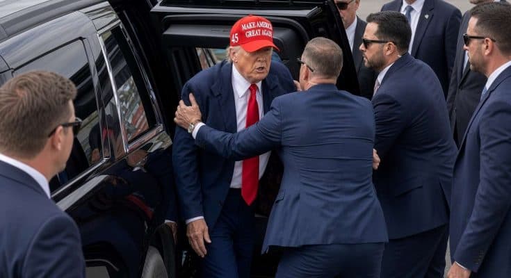 (-) BREAKING NEWS!! Shock in D.C.: President Donald Trump Shot AGAIN